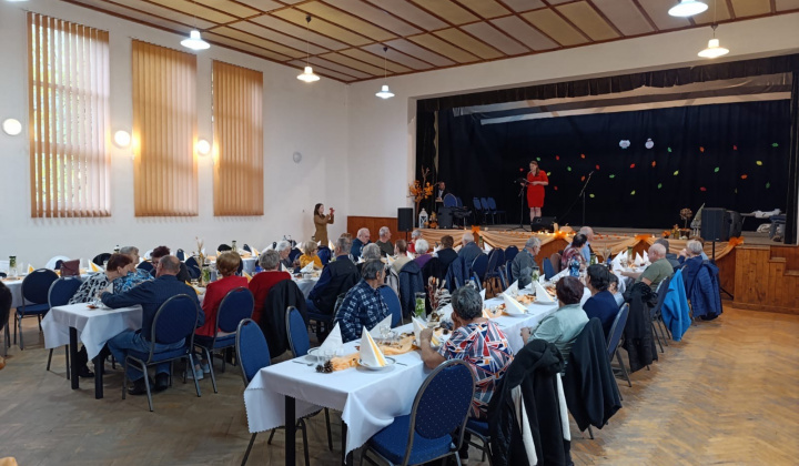 Mesiac úcty k starším 2025