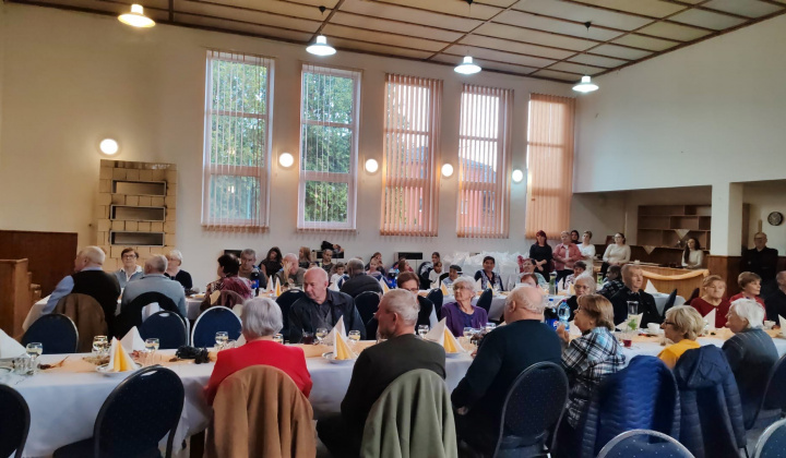 Mesiac úcty k starším 2025