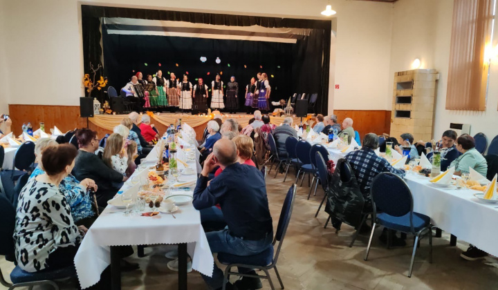 Mesiac úcty k starším 2025