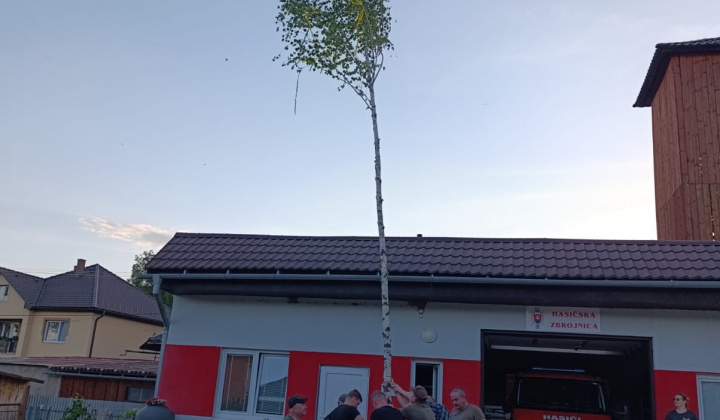 Stavanie mája 2026